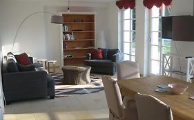 Gutshof Ferienwohnung in Seenähe